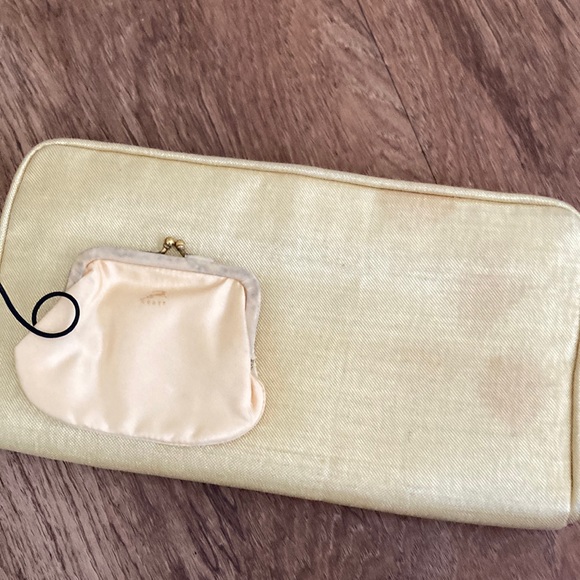 Koret Handbags - Vintage Koret clutch set